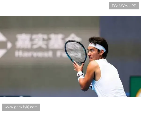 布云朝克特状态火热首战告捷上海大师赛奏响中国力量强音