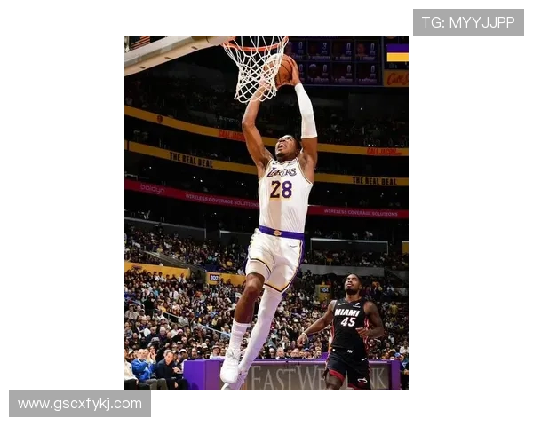 东契奇砍三双难救主里夫斯高效26分助湖人击退热火豪取三连胜 东契奇砍三双难救主里夫斯高效26分助湖人击退热火豪取三连胜