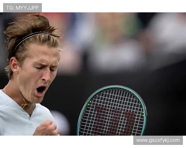 ATP大师赛总决赛精彩对决 辛纳迎战德米纳尔争夺年度冠军荣耀